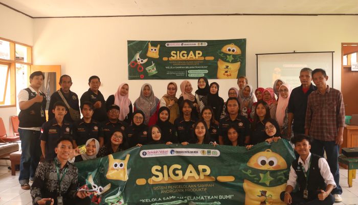 “Mahasiswa Komunikasi Vokasi IPB, Gelar Acara SIGAP 2024 untuk Edukasi Pengelolaan Sampah dan Peningkatan Produktivitas Masyarakat di Kelurahan Jayaraksa Sukabumi”