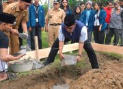 Wakil Bupati Lamteng Meletakkan Batu Pertama Pembangunan Pondok Pesantren Queen Sabilul Falah