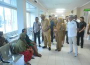 Komang Koheri Melakukan Kunjungan Di Rumah Sakit Demang Sepulau Raya