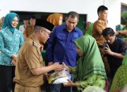 Resmi Membuka Gerakan Pasar Murah (GPM) Dihalaman Masjid Istiqlal, Ini Pesan Bupati Lamteng