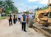 Empat Hari Jelang Idul Fitri, Ardito Wijaya Tinjau Perbaikan Jalan Sendang Mulyo Kec Sendang Agung