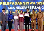 Bupati Ardito Wijaya Menghadiri Pelepasan 481 Siswa/Siswi SMA Negeri 1 Terbanggi Besar Angkatan ke-60 Kelas XII