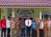 Kepala Dinas Pendidikan Lampung Tengah Tinjau SD Negeri 3 Buyut Utara yang Diterpa Angin Puting Beliung