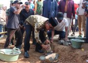 Bupati Lampung Tengah Letakkan Batu Pertama Pembangunan Jembatan Jalan Pertanian Di Trimurjo