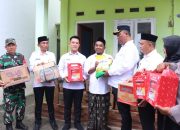 Peringati Natal dan Tahun Baru, Plt. Bupati Lampung Tengah Salurkan Bansos ke LKS