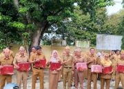 Sembilan PNS DPKP2CK Lampung Tengah Terima Satyalancana Karya Satya