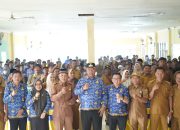 Plt. Bupati I Komang Koheri Bina Aparatur Kampung dan Serahkan Siltap di Tiga Kecamatan