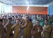 Plt Bupati Lampung Tengah Serahkan Siltap dan Bina Aparatur Kampung di Tiga Kecamatan