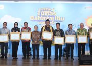 Plt Bupati Lampung Tengah Raih Penghargaan Nasional Revitalisasi Bahasa Daerah