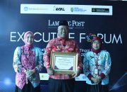 Plt. Bupati Lampung Tengah Raih Penghargaan Pendidikan Adaptif di Lampung Post Executive Forum II 2026