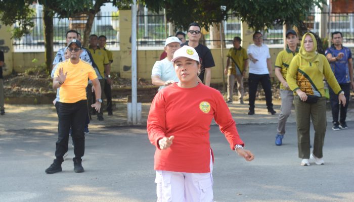 Plt Ketua TP PKK Lampung Tengah Hadiri Senam Sekinker Glowing Bersama di Bappeda