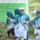 Plt Ketua TP PKK Lampung Tengah Pimpin Gotong Royong Bersihkan Taman Anggrek, Wujudkan Lingkungan Bersih dan Lestari